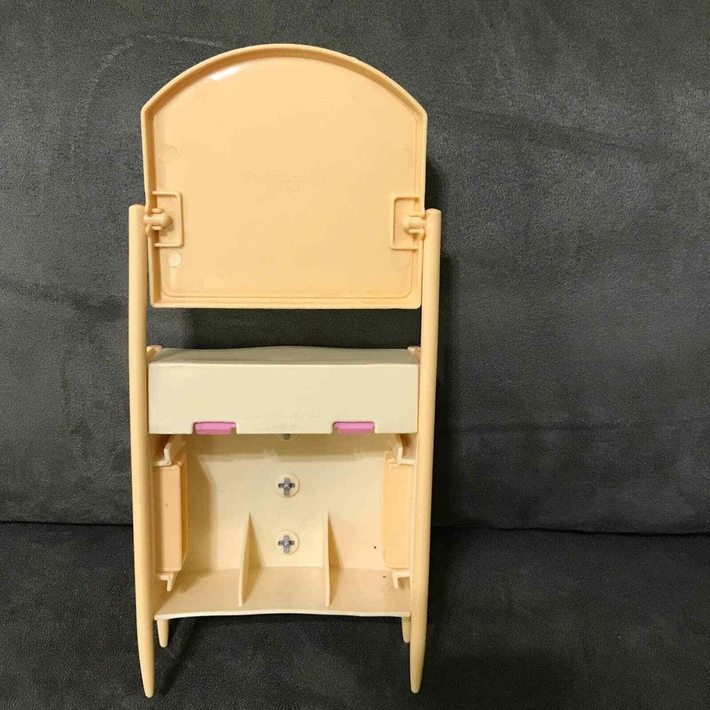 Mattel Barbie Dresser Yellow Pink‎ Drawers with Mirror Doll House Plastic